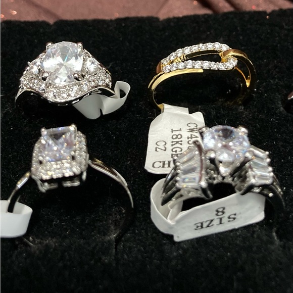Amazing 18-Piece Assorted Designs and Sizes of Classic Rings - FREE SHIPPING! - Picture 10 of 12